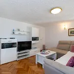 24 Vakantiehuis Rtina