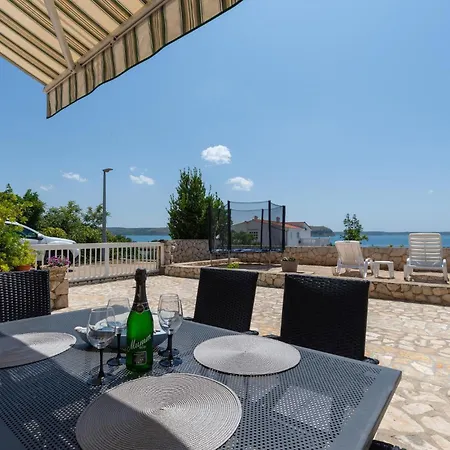 Vakantiehuis 24 *