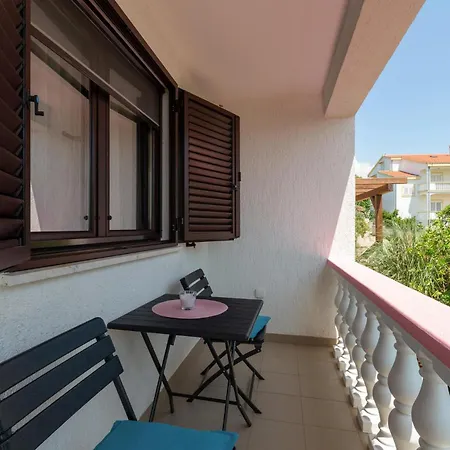 Holiday home Awesome In With House Sea View