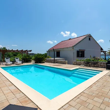 Holiday home Awesome In With House Sea View